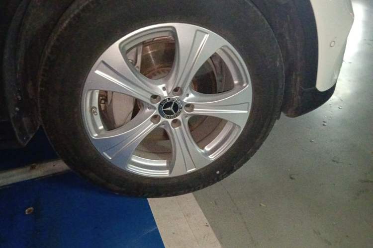 Used Mercedes-Benz GLC 2020 Facelifted GLC 260 L 4MATIC Dynamic Edition Right Front Wheel Hub