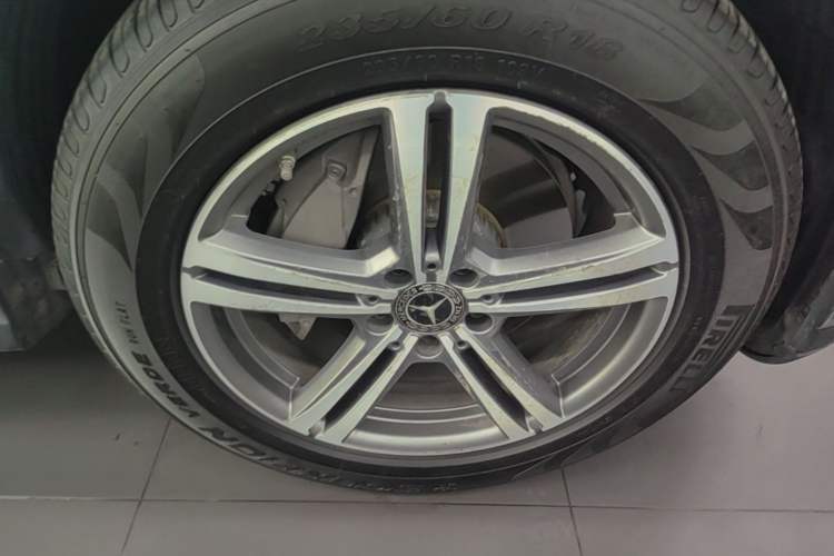 Used Mercedes-Benz GLC 2020 GLC 260 L 4MATIC Luxury Model Right Front Wheel Hub