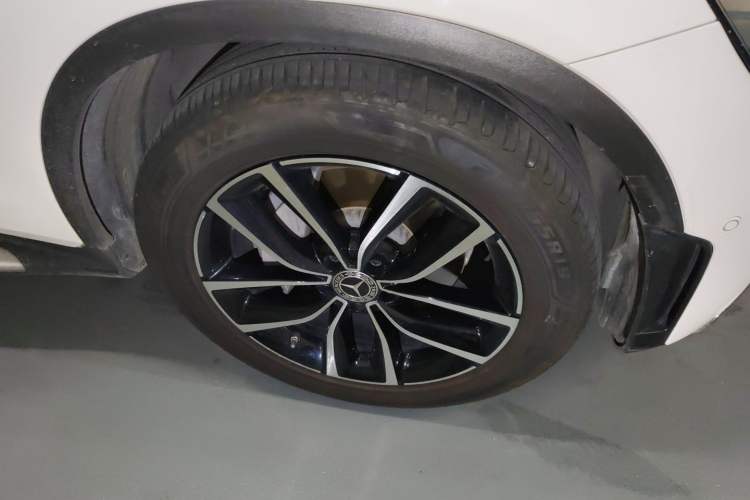 Used Mercedes-Benz GLC 2020 GLC 300 L 4MATIC Dynamic Edition Right Front Wheel Hub