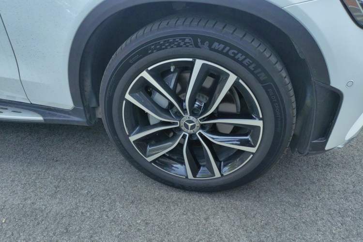 Used Mercedes-Benz GLC 2020 GLC 300 L 4MATIC Dynamic Edition Right Front Wheel Hub