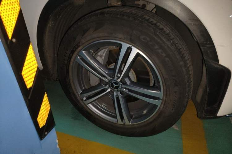 Used Mercedes-Benz GLC 2020 GLC 260 L 4MATIC Luxury Model Right Front Wheel Hub