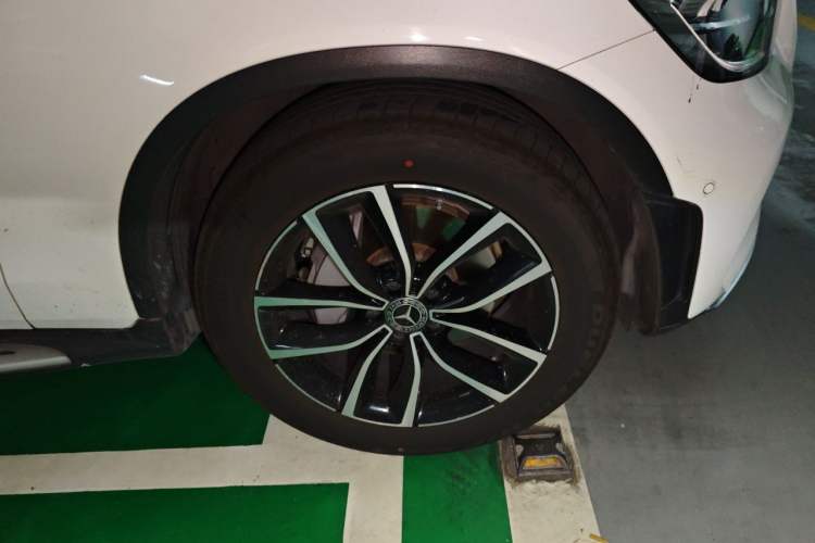Used Mercedes-Benz GLC 2020 Facelift GLC 300 L 4MATIC Dynamic Edition Right Front Wheel Hub