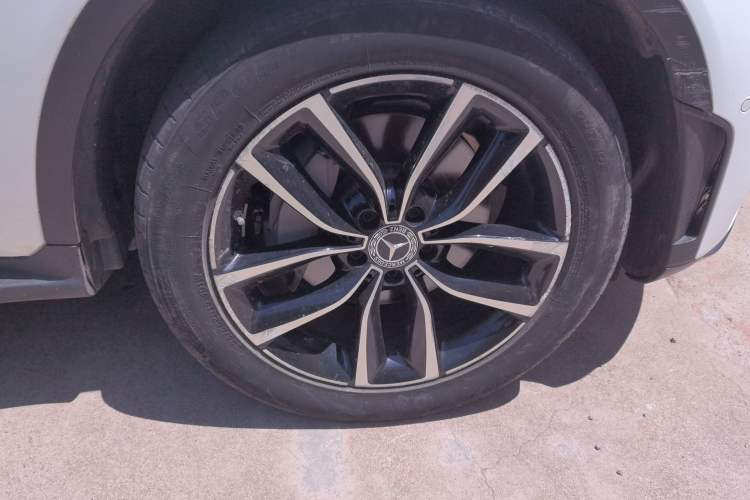 Used Mercedes-Benz GLC 2020 GLC 300 L 4MATIC Dynamic Edition Right Front Wheel Hub