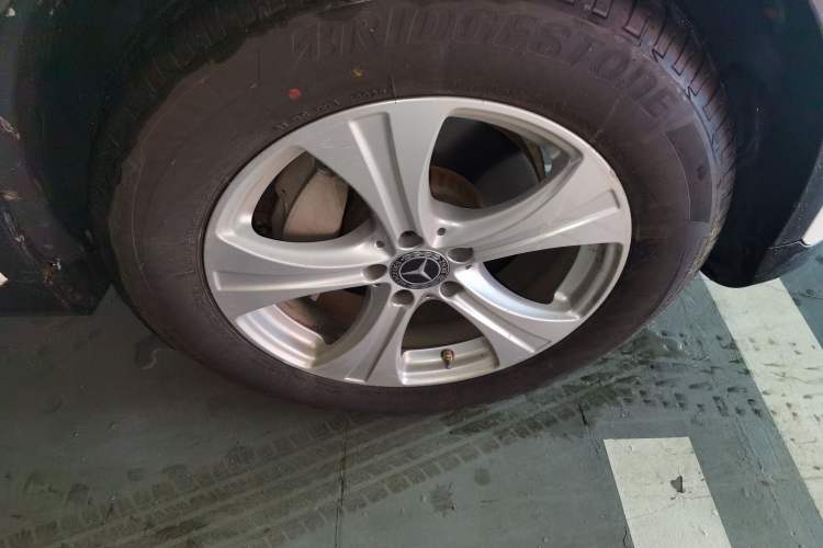 Used Mercedes-Benz GLC 2020 Facelifted GLC 260 L 4MATIC Dynamic Edition Right Front Wheel Hub