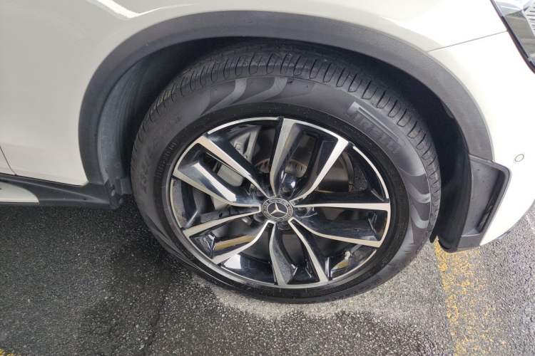 Used Mercedes-Benz GLC 2020 GLC 300 L 4MATIC Luxury Model Right Front Wheel Hub