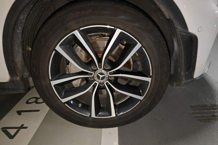 Used Mercedes-Benz GLC 2020 Facelift GLC 300 L 4MATIC Dynamic Edition Right Front Wheel Hub