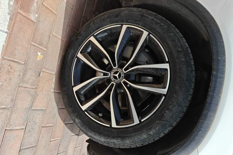 Used Mercedes-Benz GLC 2020 Facelift GLC 300 L 4MATIC Dynamic Edition Right Front Wheel Hub