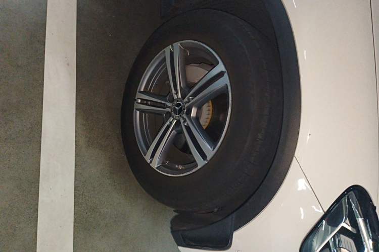Used Mercedes-Benz GLC 2020 GLC 260 L 4MATIC Luxury Model Right Front Wheel Hub