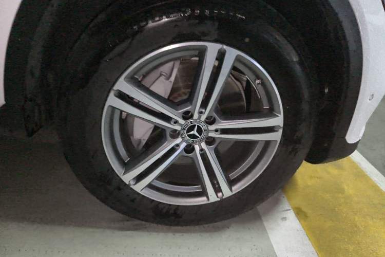 Used Mercedes-Benz GLC 2020 Facelifted GLC 260 L 4MATIC Dynamic Edition Right Front Wheel Hub