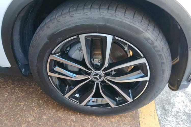 Used Mercedes-Benz GLC 2020 Facelift GLC 260 L 4MATIC Luxury Edition Right Front Wheel Hub