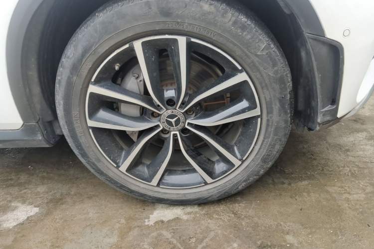 Used Mercedes-Benz GLC 2020 Facelift GLC 260 L 4MATIC Luxury Edition Right Front Wheel Hub