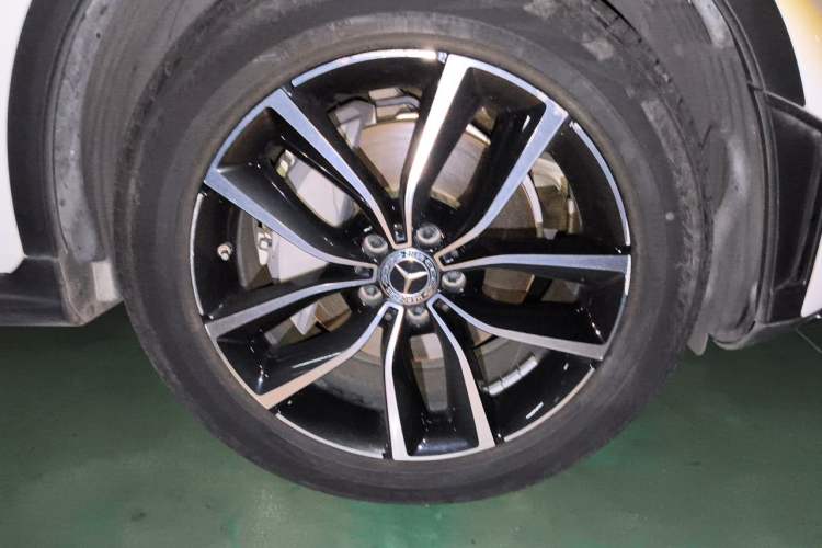 Used Mercedes-Benz GLC 2020 Facelift GLC 300 L 4MATIC Dynamic Edition Right Front Wheel Hub