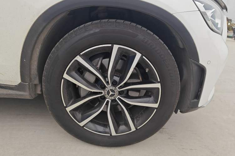 Used Mercedes-Benz GLC 2020 Facelift GLC 300 L 4MATIC Dynamic Edition Right Front Wheel Hub