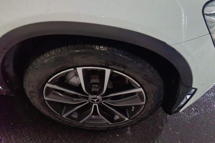Used Mercedes-Benz GLC 2020 Facelift GLC 260 L 4MATIC Luxury Edition Right Front Wheel Hub