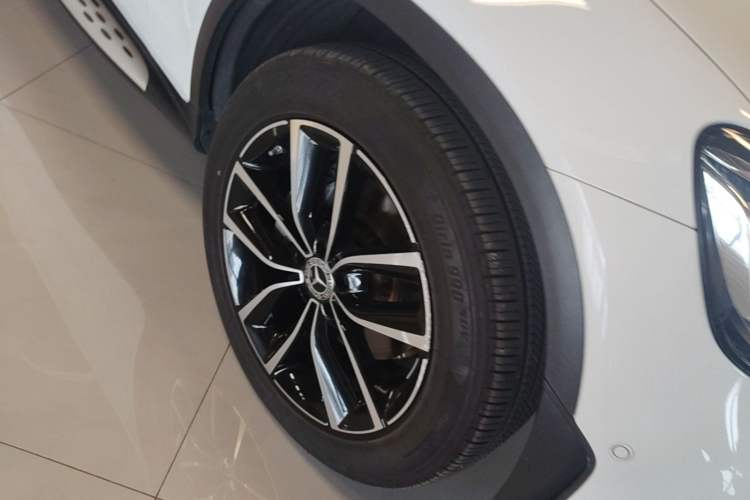 Used Mercedes-Benz GLC 2020 Facelift GLC 300 L 4MATIC Dynamic Edition Right Front Wheel Hub