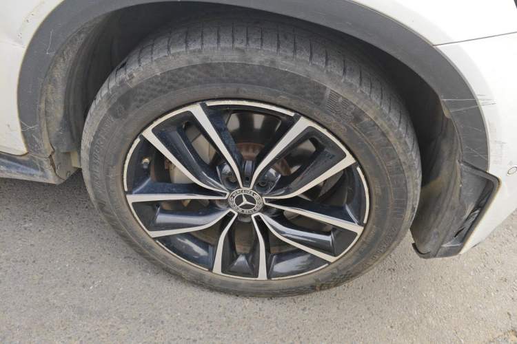 Used Mercedes-Benz GLC 2020 GLC 300 L 4MATIC Dynamic Edition Right Front Wheel Hub
