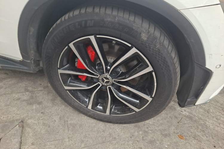 Used Mercedes-Benz GLC 2020 GLC 300 L 4MATIC Dynamic Edition Right Front Wheel Hub