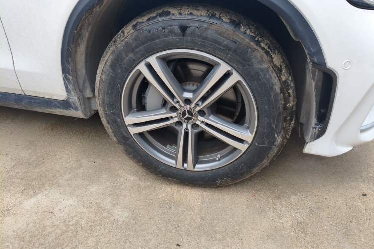 Used Mercedes-Benz GLC 2020 Facelift GLC 260 L 4MATIC Luxury Edition Right Front Wheel Hub