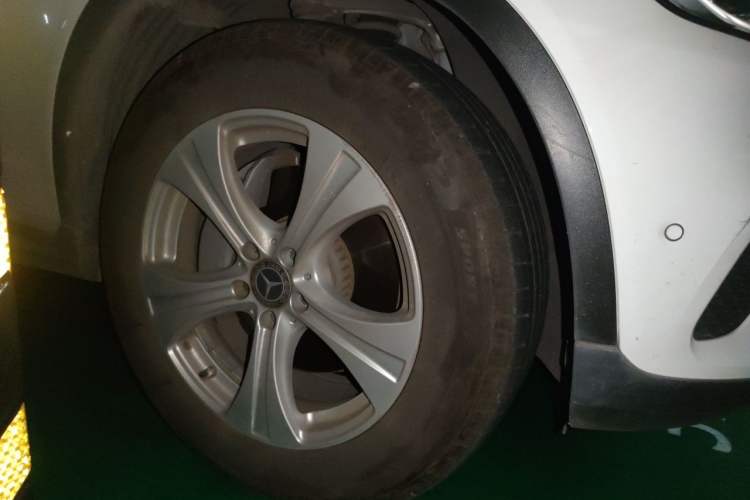 Used Mercedes-Benz GLC 2020 Facelifted GLC 260 L 4MATIC Dynamic Edition Right Front Wheel Hub