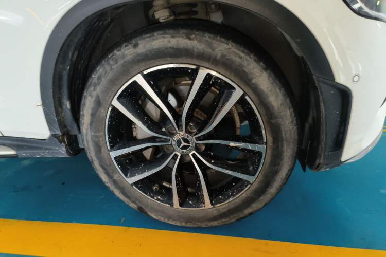 Used Mercedes-Benz GLC 2020 Facelift GLC 300 L 4MATIC Dynamic Edition Right Front Wheel Hub
