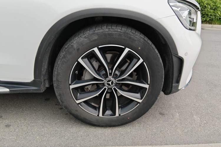 Used Mercedes-Benz GLC 2020 GLC 300 L 4MATIC Dynamic Edition Right Front Wheel Hub
