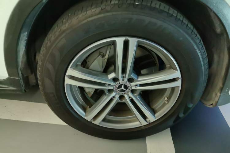 Used Mercedes-Benz GLC 2020 Facelifted GLC 260 L 4MATIC Dynamic Edition Right Front Wheel Hub