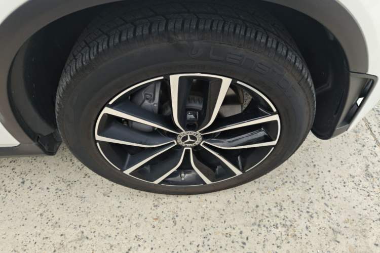Used Mercedes-Benz GLC 2020 Facelift GLC 260 L 4MATIC Luxury Edition Right Front Wheel Hub