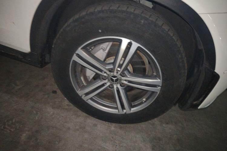 Used Mercedes-Benz GLC 2020 GLC 260 L 4MATIC Luxury Model Right Front Wheel Hub