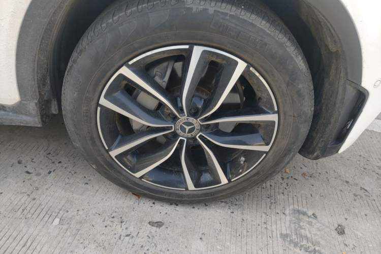 Used Mercedes-Benz GLC 2020 Facelift GLC 260 L 4MATIC Luxury Edition Right Front Wheel Hub