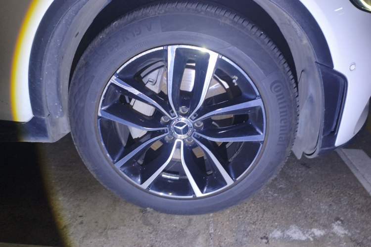 Used Mercedes-Benz GLC 2020 GLC 300 L 4MATIC Dynamic Edition Right Front Wheel Hub