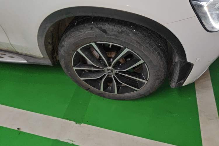 Used Mercedes-Benz GLC 2020 Facelift GLC 300 L 4MATIC Dynamic Edition Right Front Wheel Hub