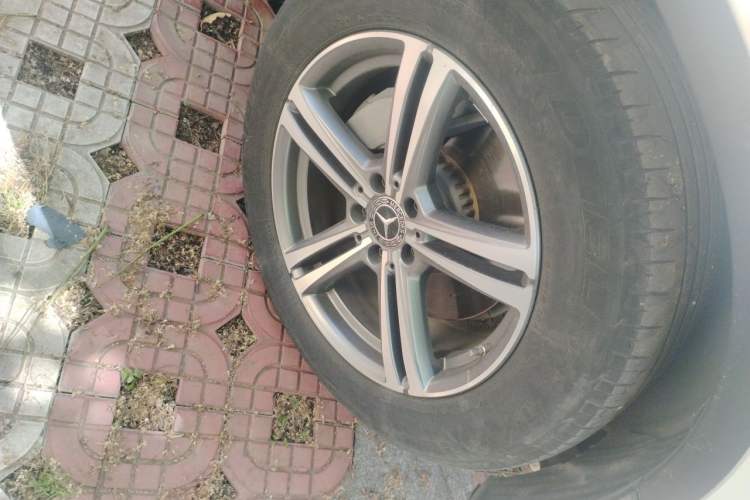 Used Mercedes-Benz GLC 2020 GLC 260 L 4MATIC Luxury Model Right Front Wheel Hub