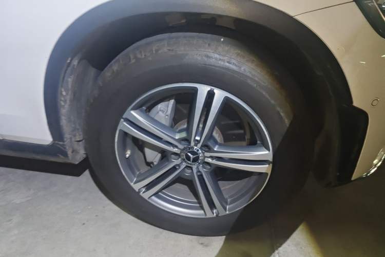 Used Mercedes-Benz GLC 2020 GLC 260 L 4MATIC Luxury Model Right Front Wheel Hub