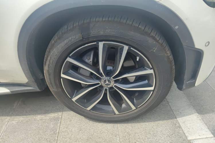 Used Mercedes-Benz GLC 2020 GLC 300 L 4MATIC Dynamic Edition Right Front Wheel Hub