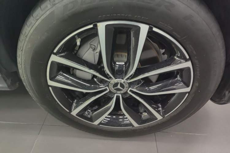 Used Mercedes-Benz GLC 2020 GLC 300 L 4MATIC Dynamic Edition Right Front Wheel Hub