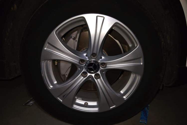 Used Mercedes-Benz GLC 2020 Facelifted GLC 260 L 4MATIC Dynamic Edition Right Front Wheel Hub