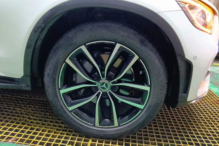 Used Mercedes-Benz GLC 2020 GLC 300 L 4MATIC Dynamic Edition Right Front Wheel Hub