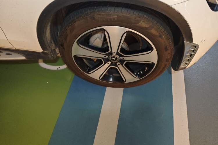 Used Mercedes-Benz GLC 2020 GLC 260 L 4MATIC Luxury Model Right Front Wheel Hub
