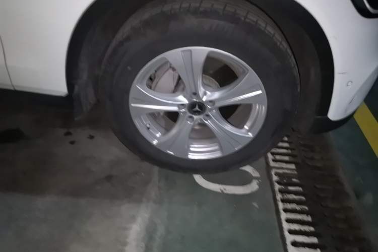 Used Mercedes-Benz GLC 2020 Facelifted GLC 260 L 4MATIC Dynamic Edition Right Front Wheel Hub