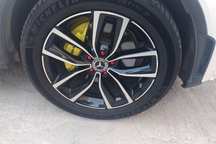 Used Mercedes-Benz GLC 2020 GLC 300 L 4MATIC Dynamic Edition Right Front Wheel Hub
