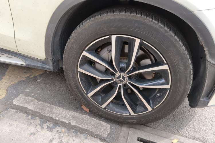 Used Mercedes-Benz GLC 2020 Facelift GLC 300 L 4MATIC Dynamic Edition Right Front Wheel Hub