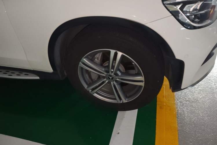 Used Mercedes-Benz GLC 2020 GLC 260 L 4MATIC Luxury Model Right Front Wheel Hub