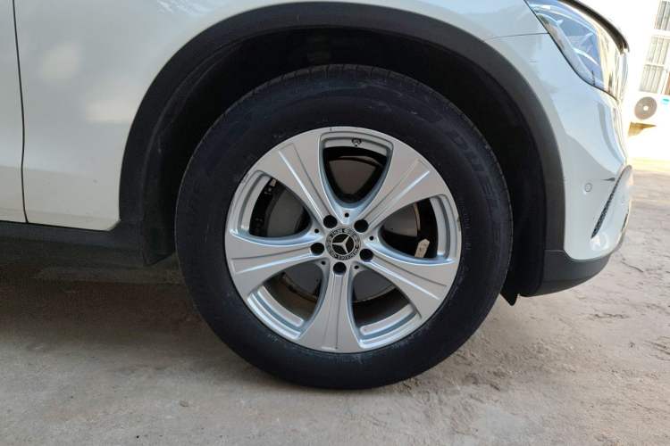 Used Mercedes-Benz GLC 2020 Facelifted GLC 260 L 4MATIC Dynamic Edition Right Front Wheel Hub