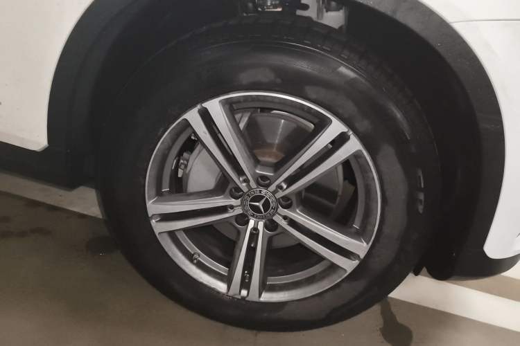 Used Mercedes-Benz GLC 2020 Facelifted GLC 260 L 4MATIC Dynamic Edition Right Front Wheel Hub