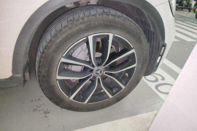 Used Mercedes-Benz GLC 2020 Facelift GLC 300 L 4MATIC Dynamic Edition Right Front Wheel Hub