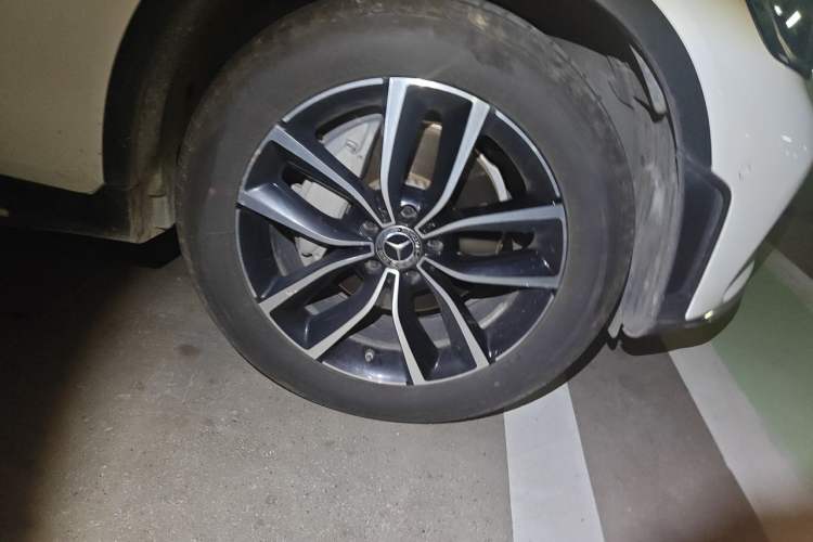 Used Mercedes-Benz GLC 2020 Facelift GLC 300 L 4MATIC Dynamic Edition Right Front Wheel Hub