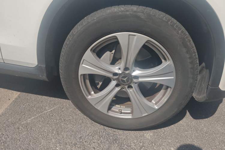 Used Mercedes-Benz GLC 2020 Facelifted GLC 260 L 4MATIC Dynamic Edition Right Front Wheel Hub