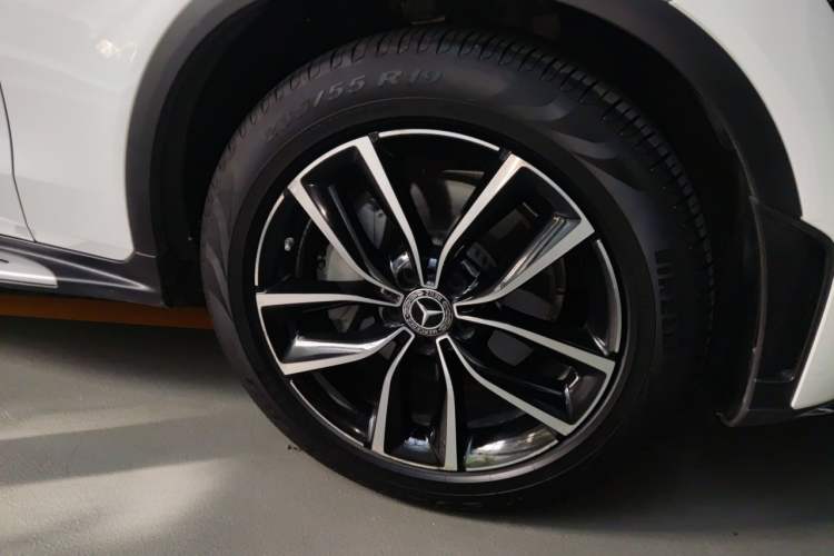 Used Mercedes-Benz GLC 2020 GLC 300 L 4MATIC Dynamic Edition Right Front Wheel Hub