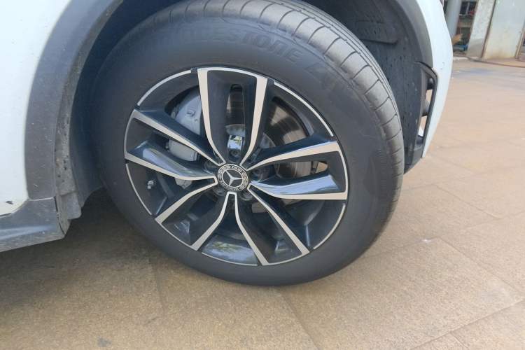 Used Mercedes-Benz GLC 2020 Facelift GLC 300 L 4MATIC Dynamic Edition Right Front Wheel Hub