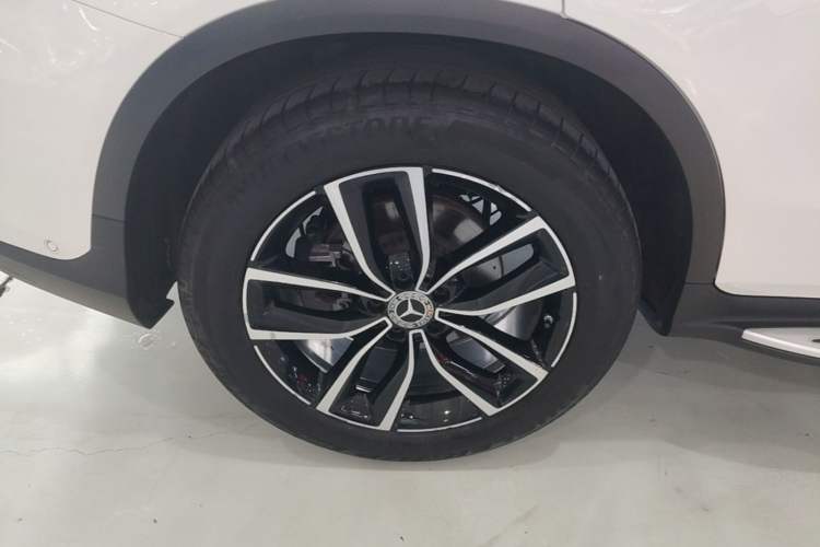 Used Mercedes-Benz GLC 2020 Facelift GLC 300 L 4MATIC Dynamic Edition Right Rear Wheel Hub